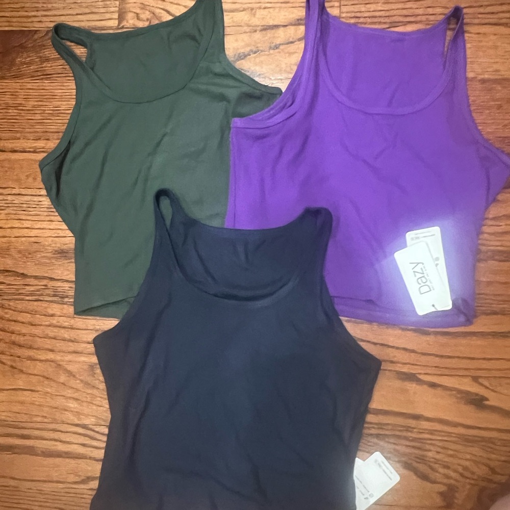 Dazy tank top bundle